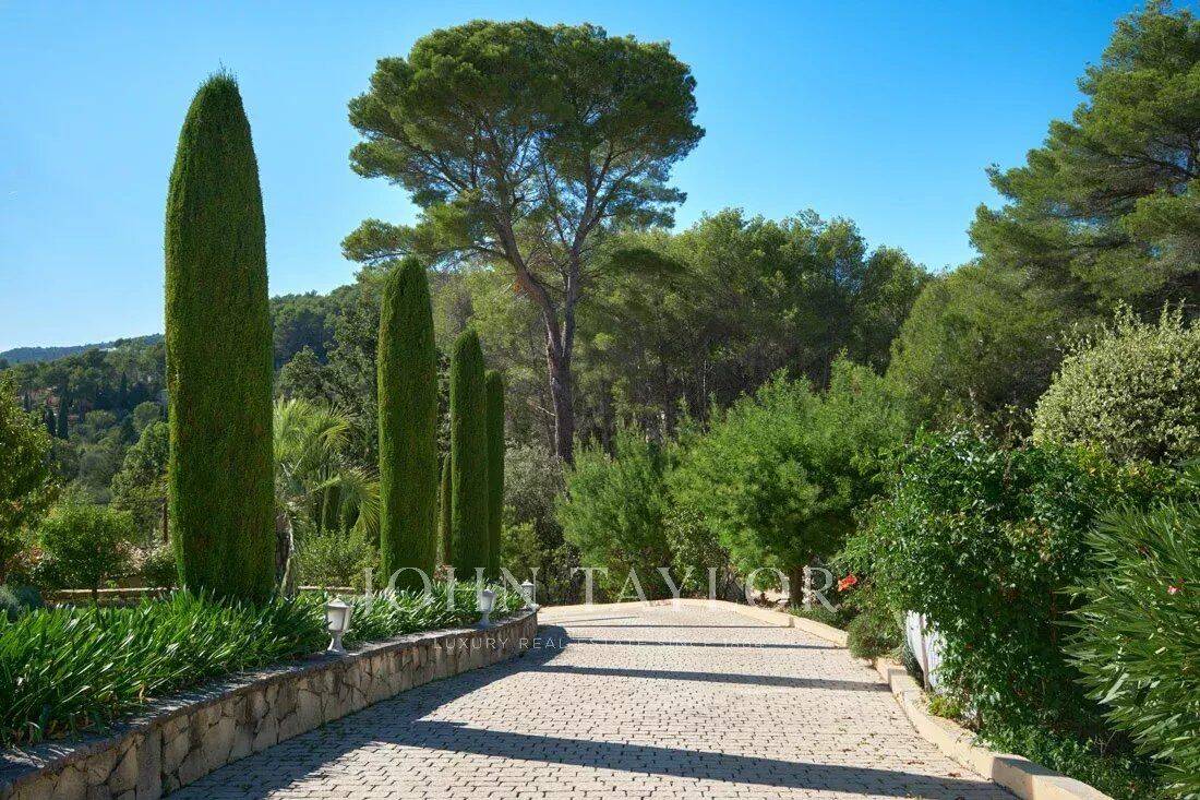 Maison 6 pièces 250 m² · à Cabris · 250 m² · 2 150 000 €