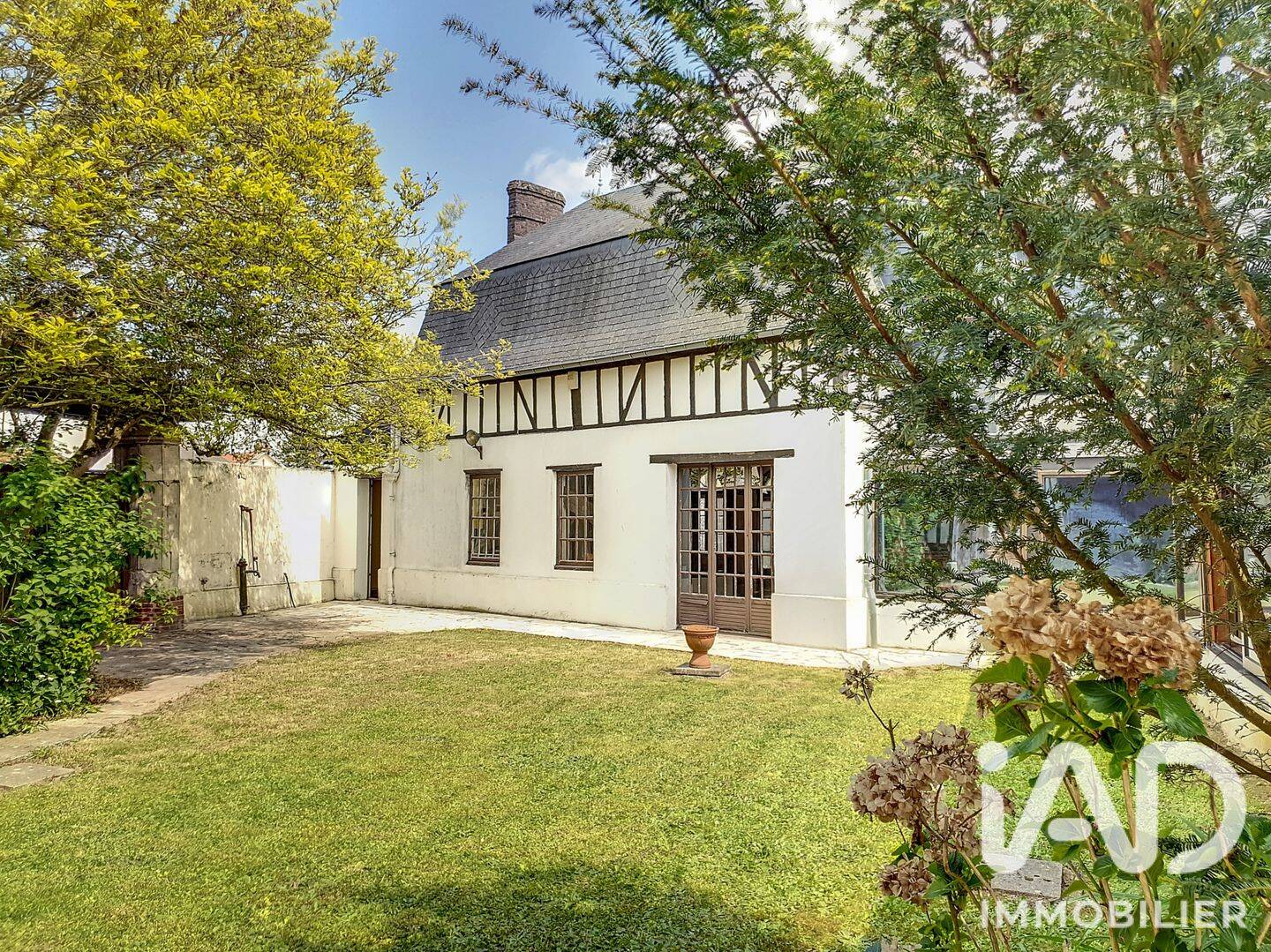 Maison 8 pièces 204 m² · à Amfreville-Saint-Amand · 204 m² · 184 000 €