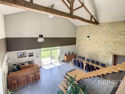 Maison à vendre 749 000 € 7 pièces 5 chambres 360,8 m² 17 000 m² de terrain Saint-Étienne-du-Bois 01370