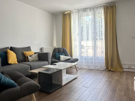 Duplex à vendre 260 050 € 6 pièces 5 chambres 99 m² 2 étages Les Terrasses-Axe Majeur-Lauterne Cergy 95800