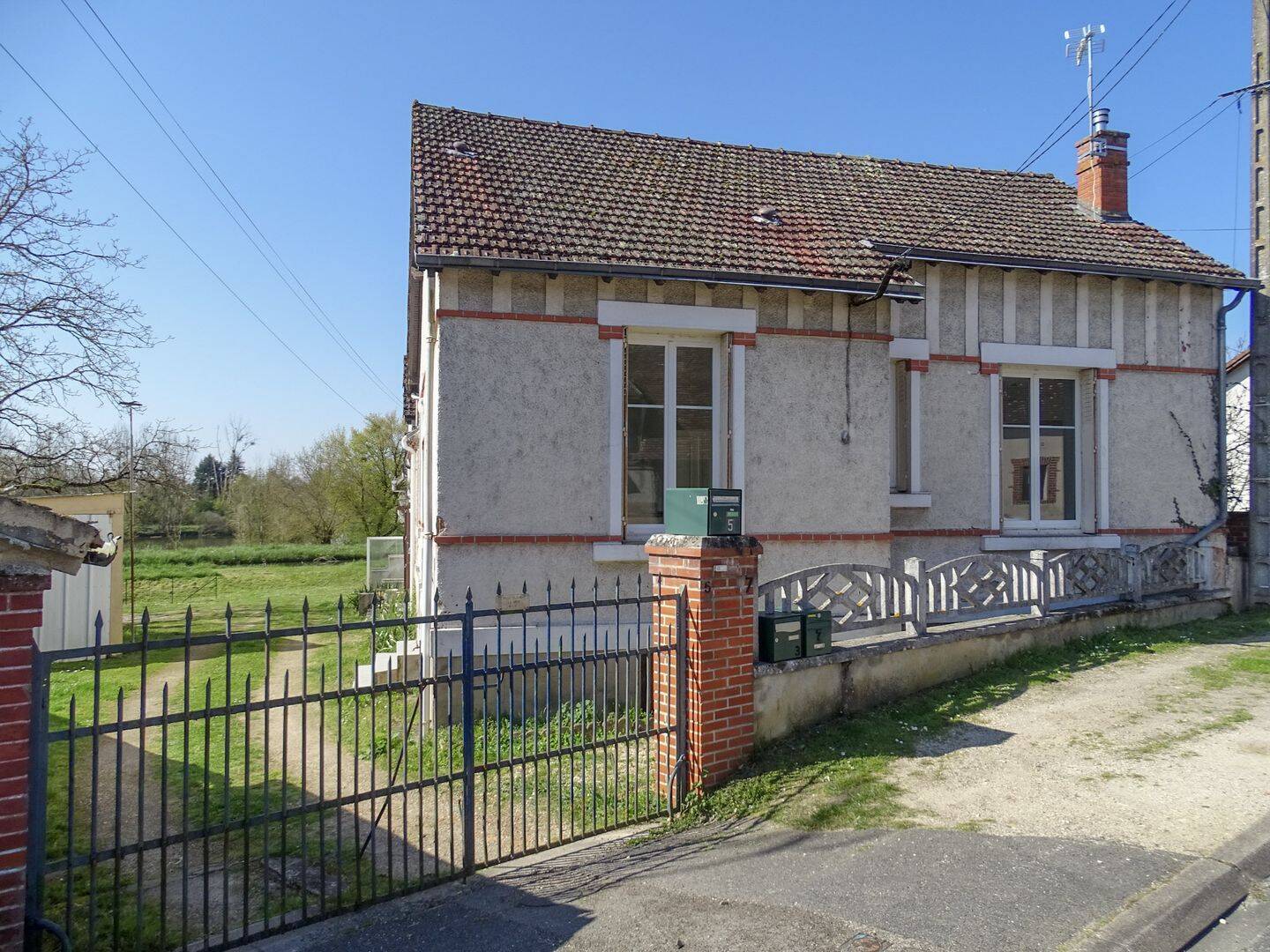 Maison 5 pièces 84 m² · à Châtres-sur-Cher · 84 m² · 86 400 €
