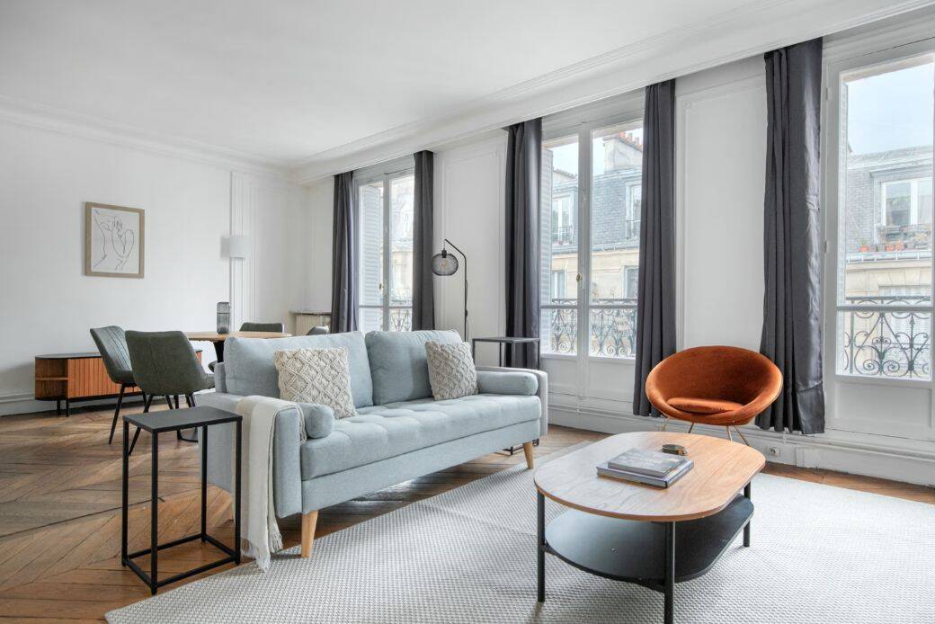 Appartement 3 pièces 76 m² · à Paris 17ème Arrondissement · 75,5 m² · 2 890 €