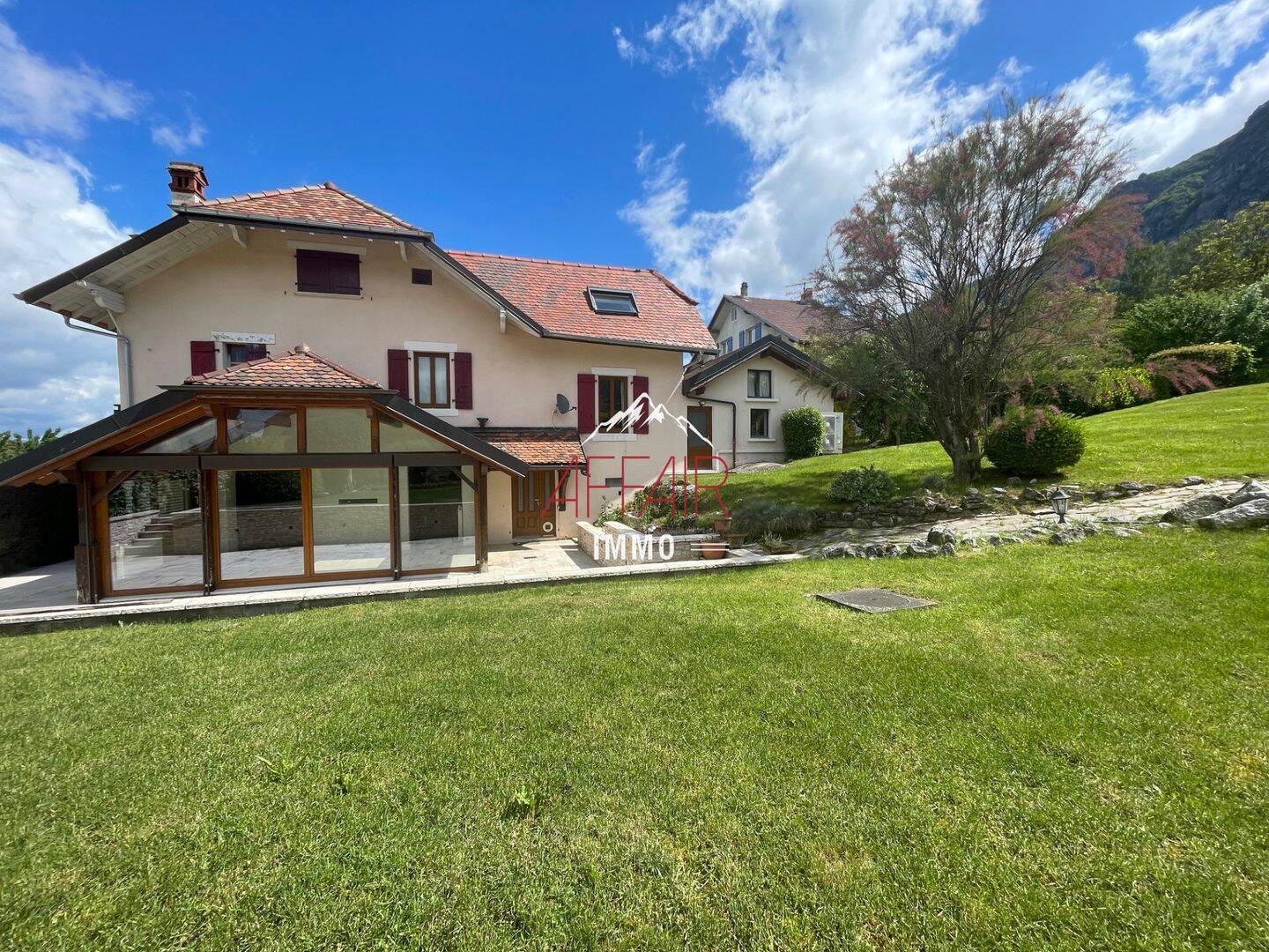 Maison 6 pièces 180 m² · à Collonges-sous-Salève · 180 m² · 890 000 €