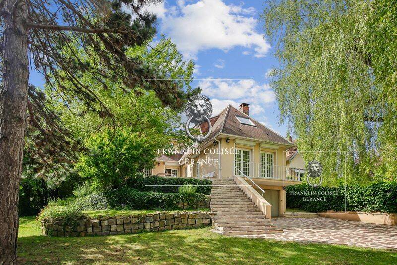 Maison 6 pièces 228 m² · à Mareil-Marly · 228 m² · 4 500 €