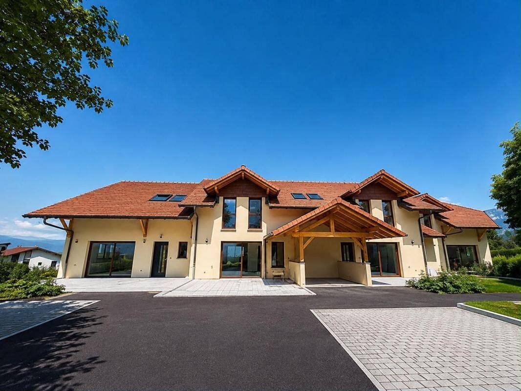 Maison 6 pièces 140 m² · à Neydens · 139,7 m² · 3 200 €