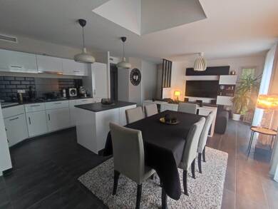 Maison de plain-pied à vendre 297 000 € 5 pièces 3 chambres 103 m² 658 m² de terrain Baron 33750