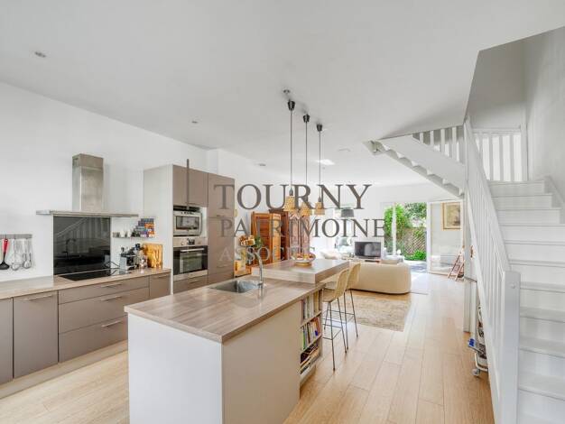 Maison de ville à vendre 540 800 € 4 pièces 3 chambres 92 m² La Bastide Bordeaux 33100