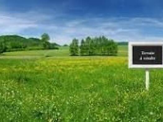 Terrain constructible viabilisé à vendre 63 000 € 606 m² de terrain Saint-Julien-de-Coppel 63160