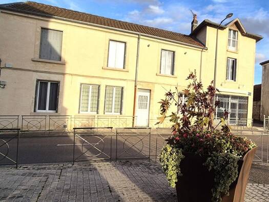 Immeuble à vendre 255 600 € 248 m² Saint-Dizier 52100