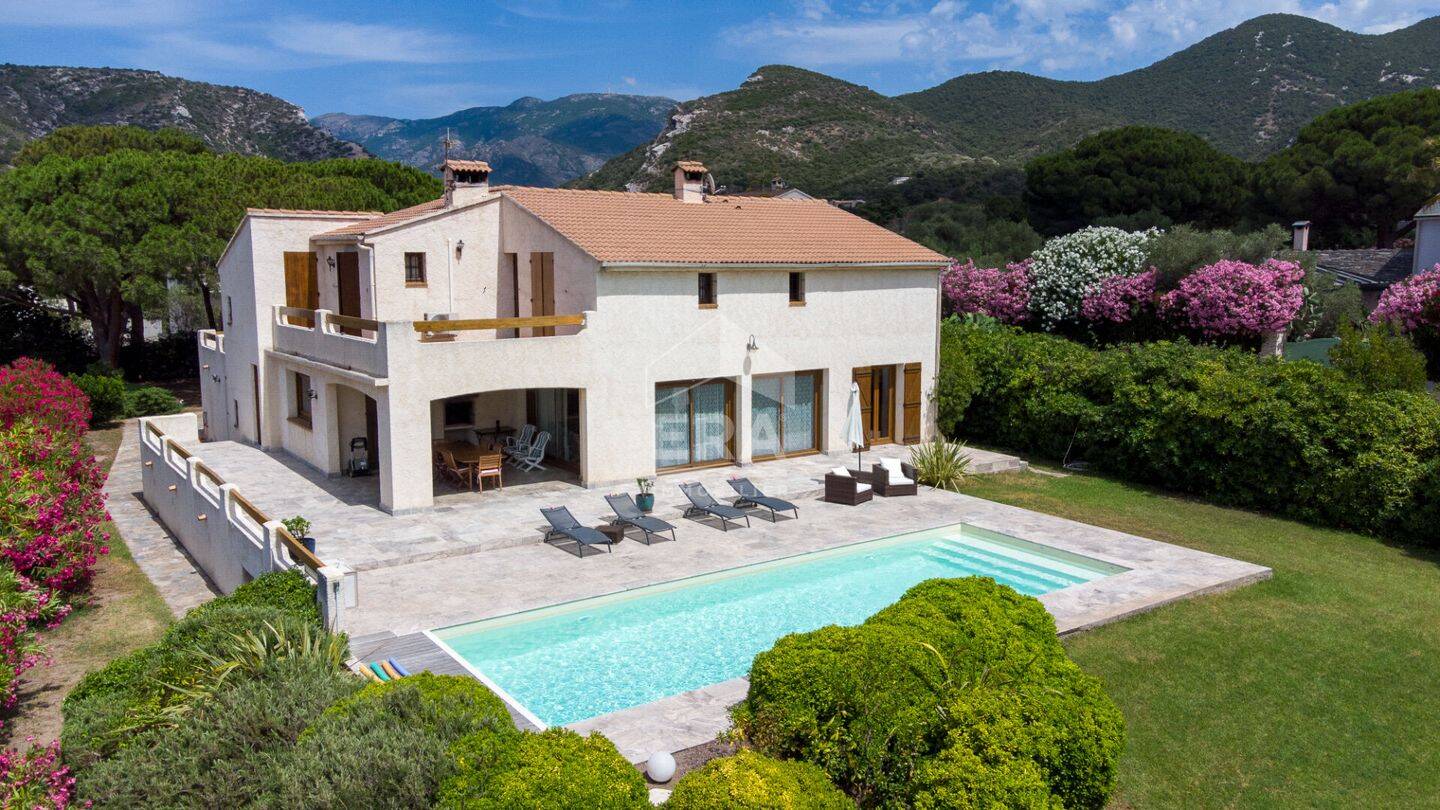 Maison 9 pièces 265 m² · à Saint-Florent · 265 m² · 1 220 000 €