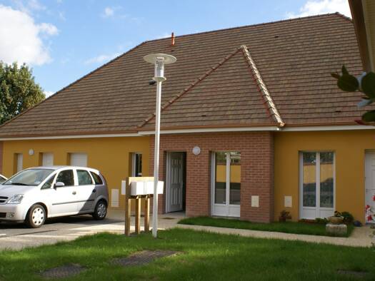 Maison de plain-pied à louer 832 € 2 pièces 1 chambre 58 m² Ézy-sur-Eure 27530