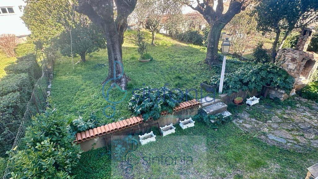 Maison 8 pièces 176 m² · à Saint-Christol-lès-Alès · 176 m² · 220 000 €