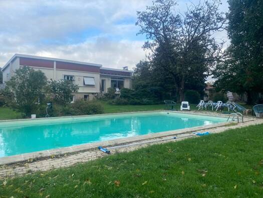 Maison à vendre 389 000 € 7 pièces 5 chambres 202 m² 3 093 m² de terrain Magné 79460