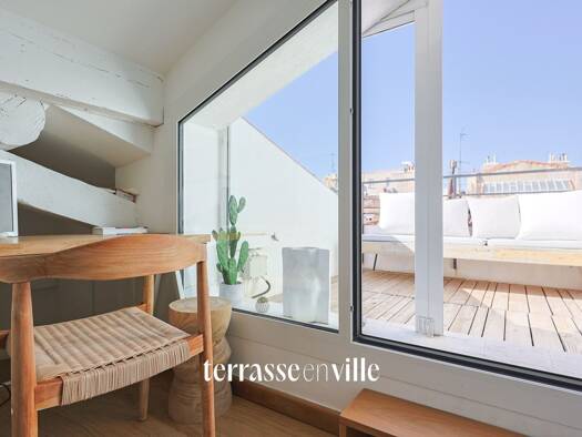 Appartement à vendre 450 000 € 3 pièces 2 chambres 82 m² Étage 4/4 Opéra Marseille 1er arrondissement 13001
