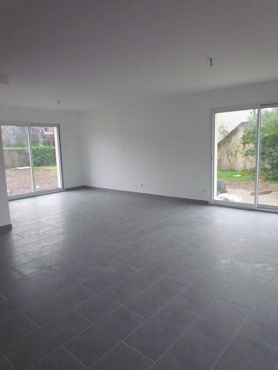 Maison 5 pièces 120 m² · à Saint-Aubin-lès-Elbeuf · 120 m² · 1 200 €