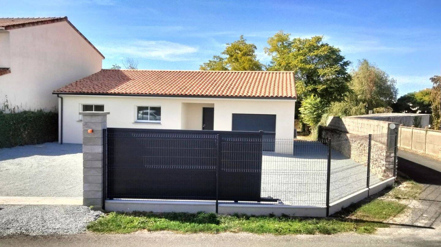 Maison 4 pièces 90 m² · à Neuville-de-Poitou · 90 m² · 265 000 €