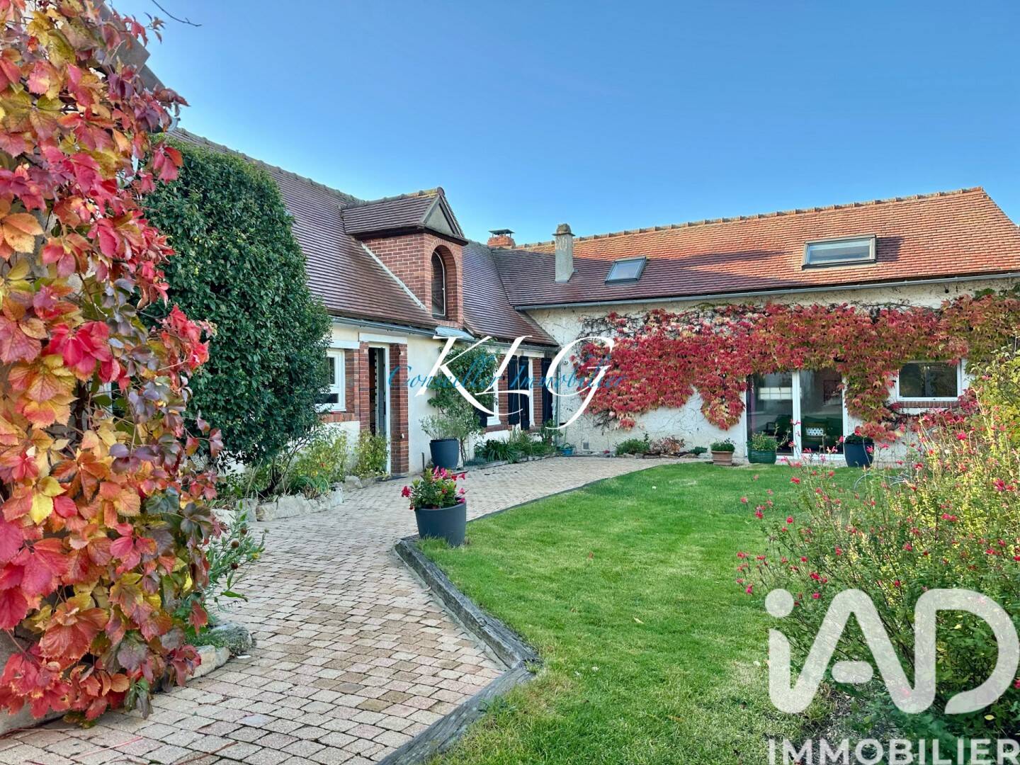 Maison 8 pièces 219 m² · à Coltainville · 219 m² · 399 900 €