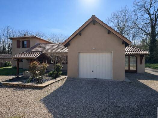 Maison de plain-pied à vendre 276 000 € 7 pièces 3 chambres 165 m² 2 070 m² de terrain Mouleydier 24520