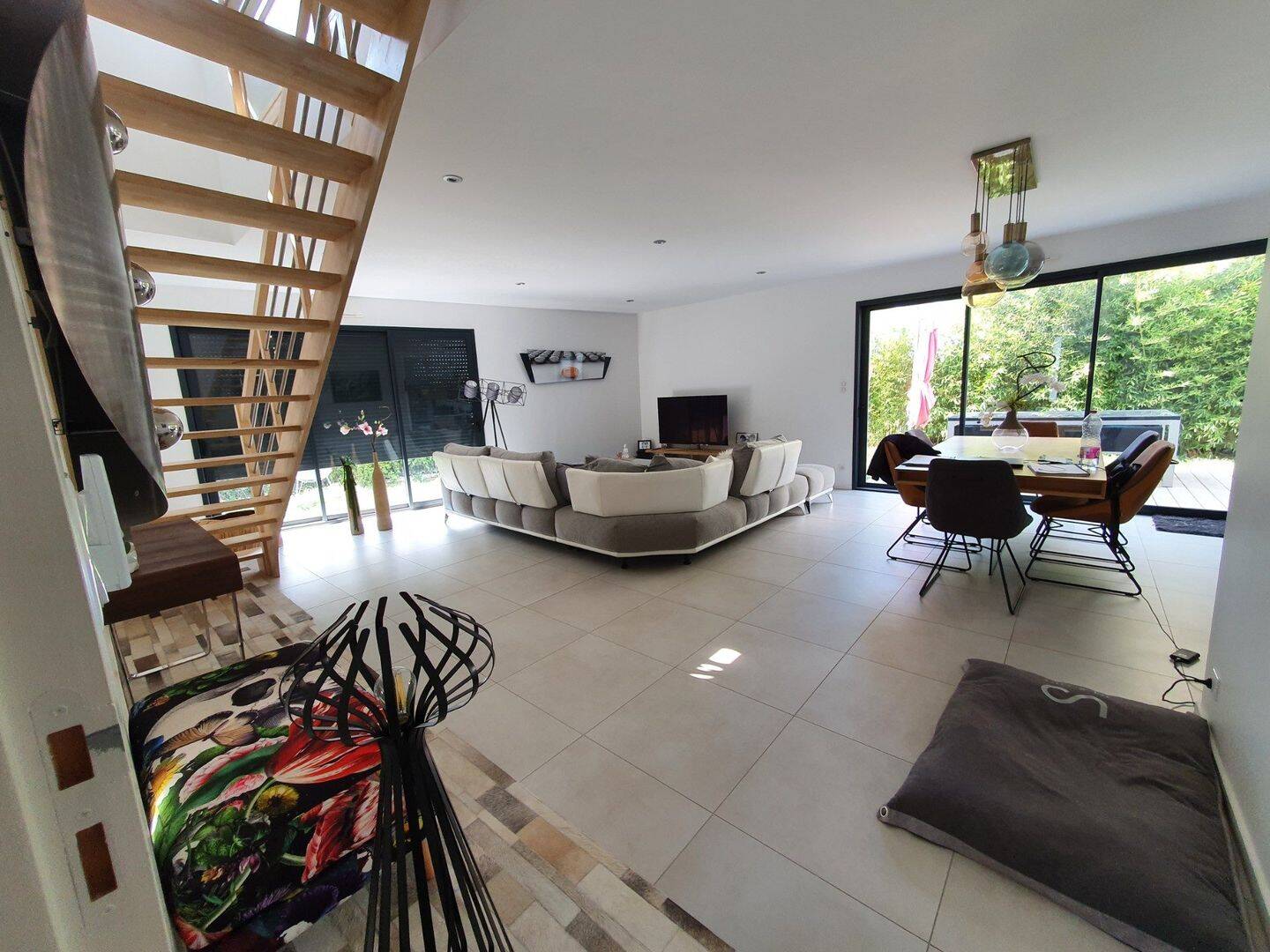Maison 6 pièces 167 m² · à Carquefou · 166,6 m² · 1 460 €