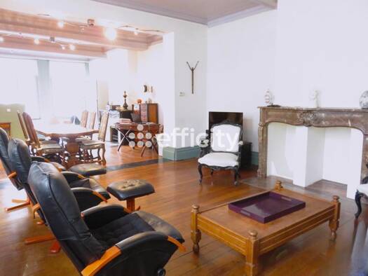 Appartement à vendre 199 000 € 5 pièces 3 chambres 154 m² Étage 1/3 Centre-Neuf Bourg-Quesnoy-Delsaux-Musée-Cannoniers-Gare Valenciennes 59300