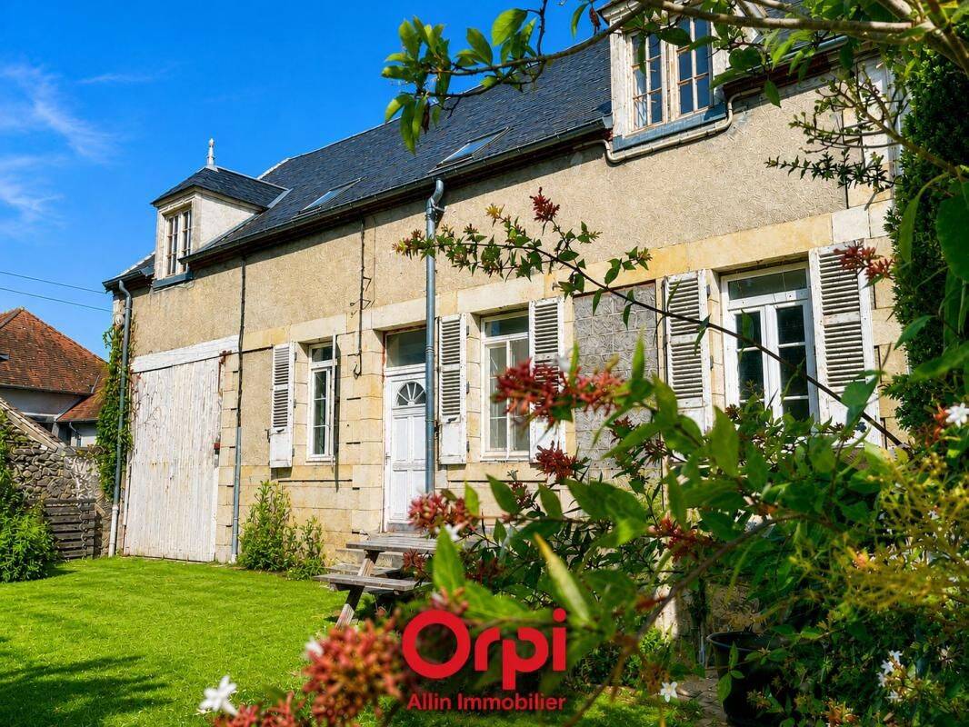 Maison 3 pièces 110 m² · à Hérisson · 110 m² · 131 000 €