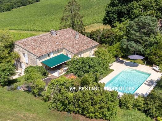 Maison à vendre 735 000 € 9 pièces 4 chambres 240 m² 12 404 m² de terrain Langoiran 33550