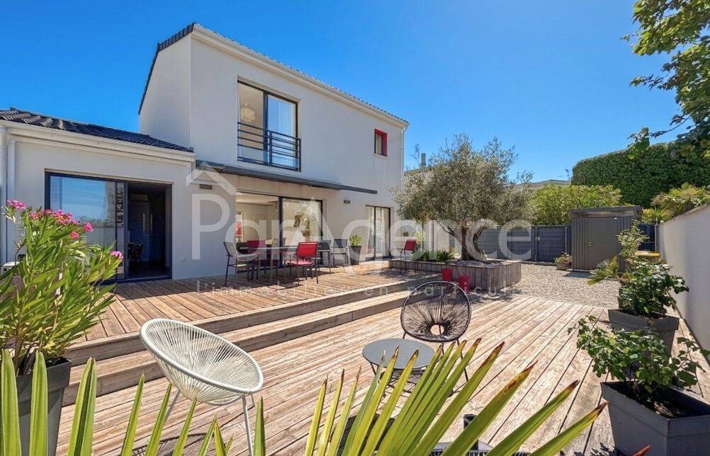 Maison 5 pièces 155 m² · à Vaux-sur-Mer · 155 m² · 685 000 €