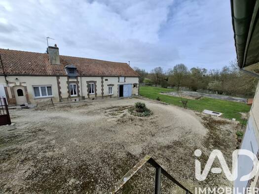 Maison à vendre 195 000 € 4 pièces 2 chambres 105 m² 5 800 m² de terrain Charny-le-Bachot 10380