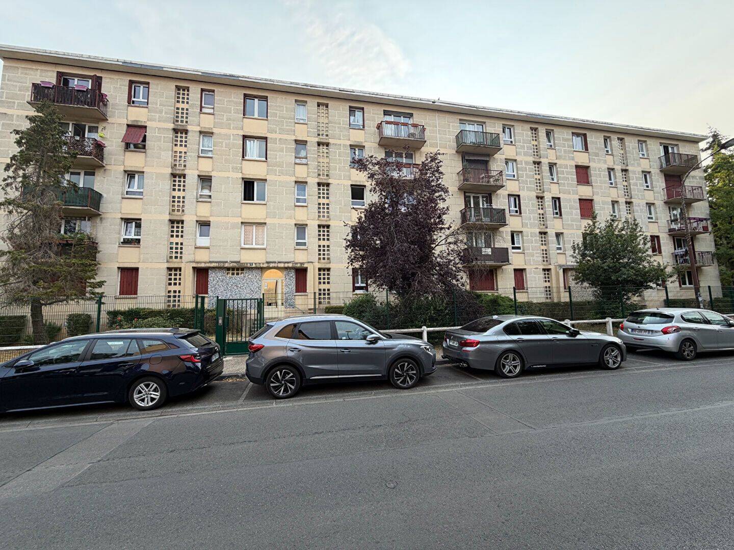 Appartement 5 pièces 80 m² · à Sainte-Geneviève-des-Bois · 79,5 m² · 1 100 €