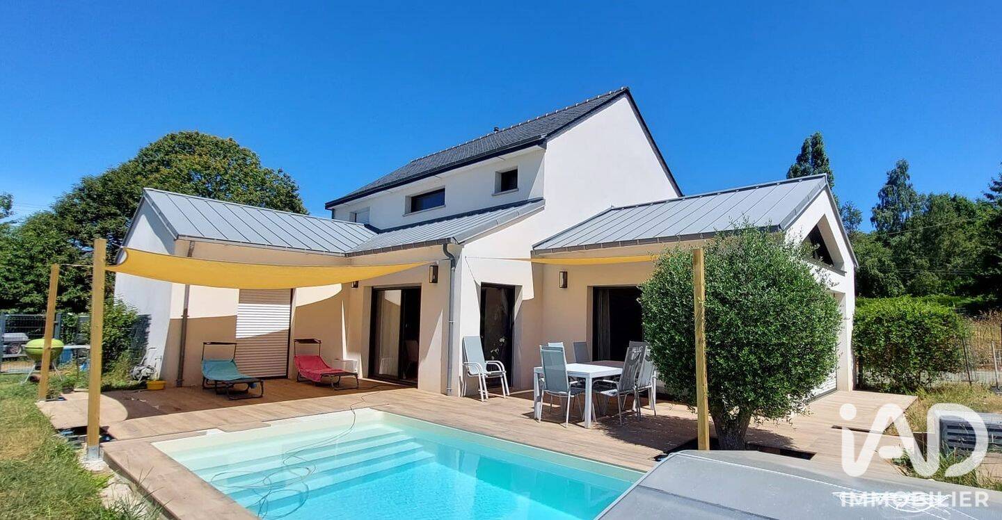 Maison 8 pièces 149 m² · à Tinténiac · 149 m² · 440 000 €