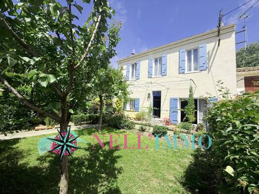 Maison à vendre 445 000 € 6 pièces 4 chambres 130 m² 301 m² de terrain Salon-de-Provence 13300