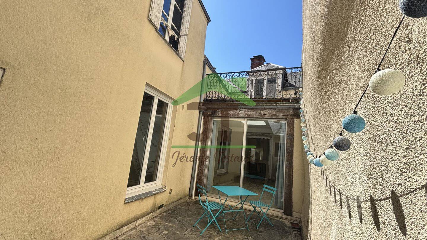 Maison 6 pièces 157 m² · à Châteaudun · 156,5 m² · 179 000 €