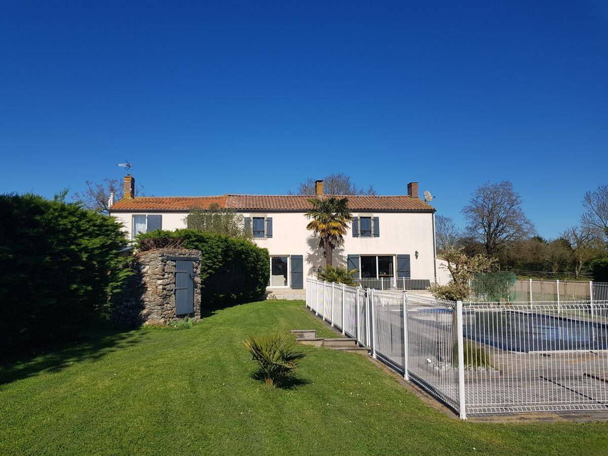 Maison 7 pièces 167 m² · à Les Achards · 167 m² · 807 300 €