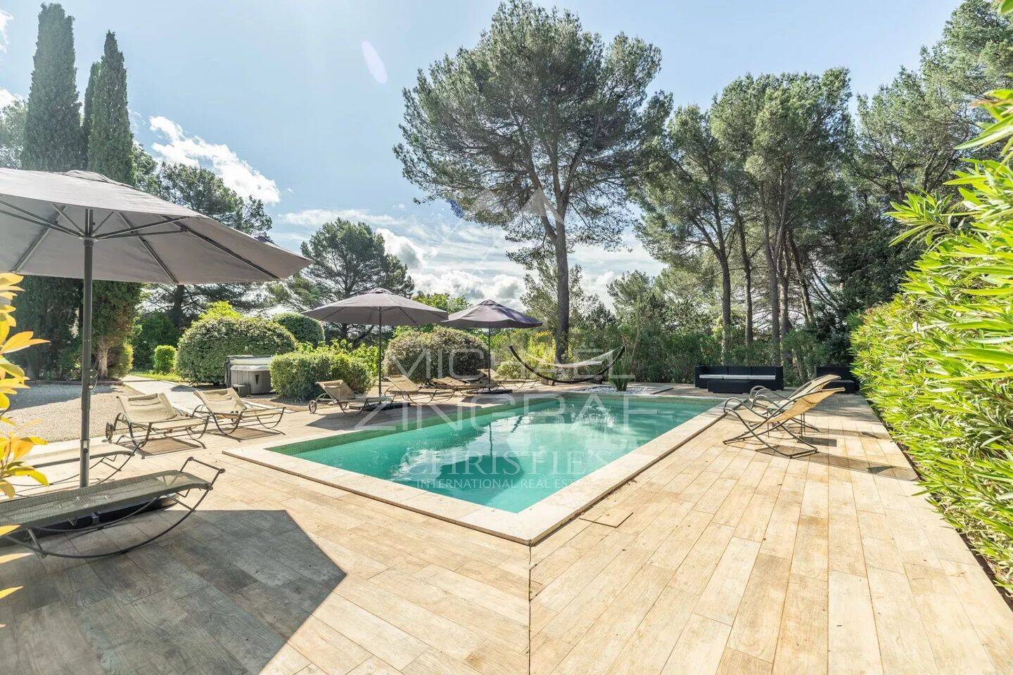 Maison 15 pièces 470 m² · à Puget · 470 m² · 3 200 000 €