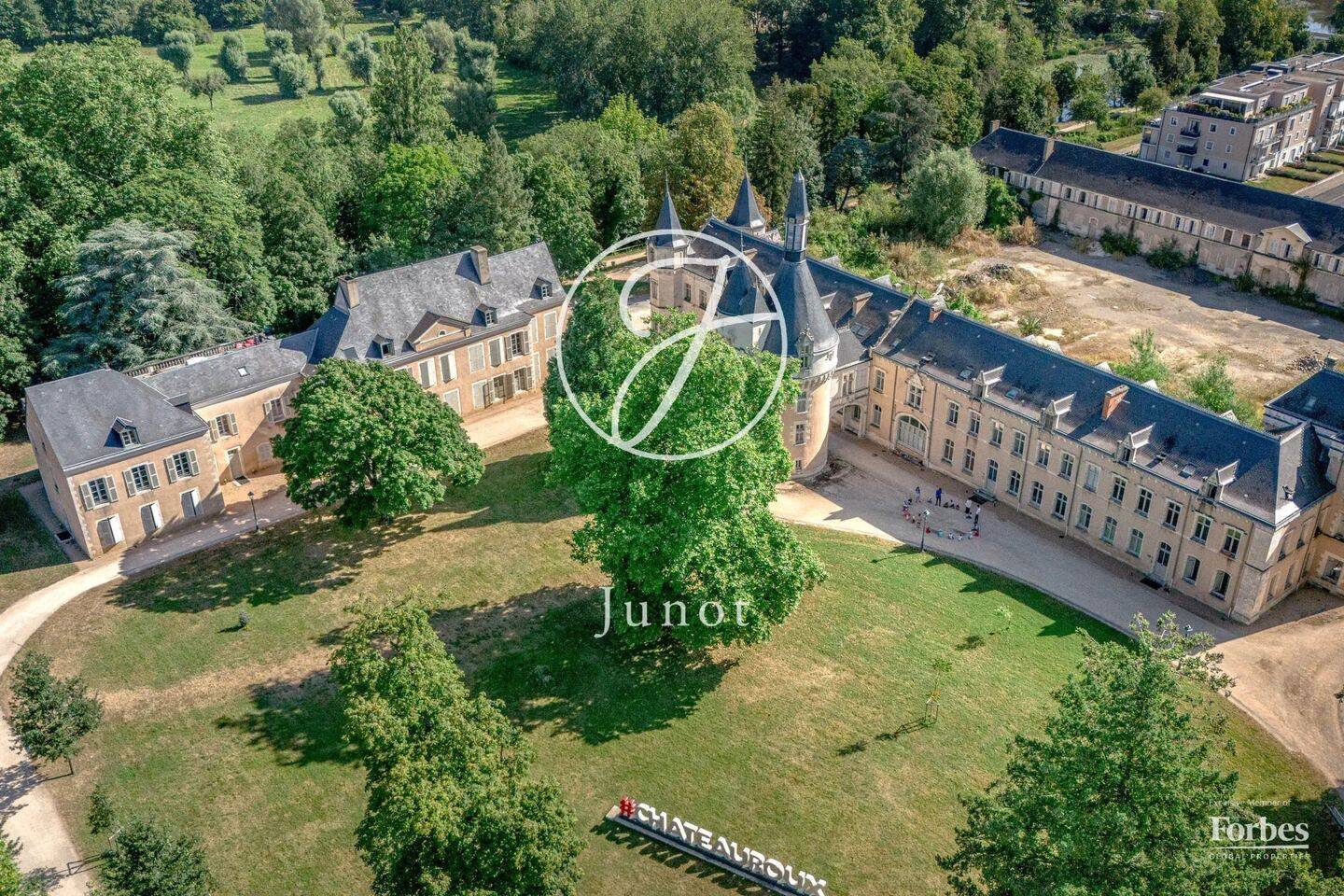 Appartement 4 pièces 154 m² · à Châteauroux · 154 m² · 373 000 €
