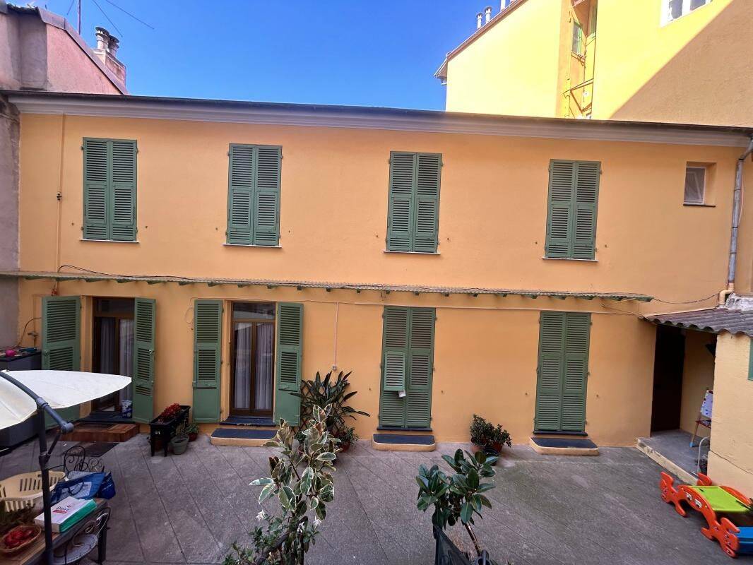 Appartement 3 pièces 57 m² · à Menton · 57 m² · 252 000 €