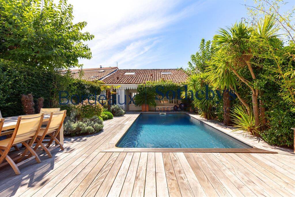 Maison 8 pièces 215 m² · à Bordeaux · 215 m² · 1 250 000 €