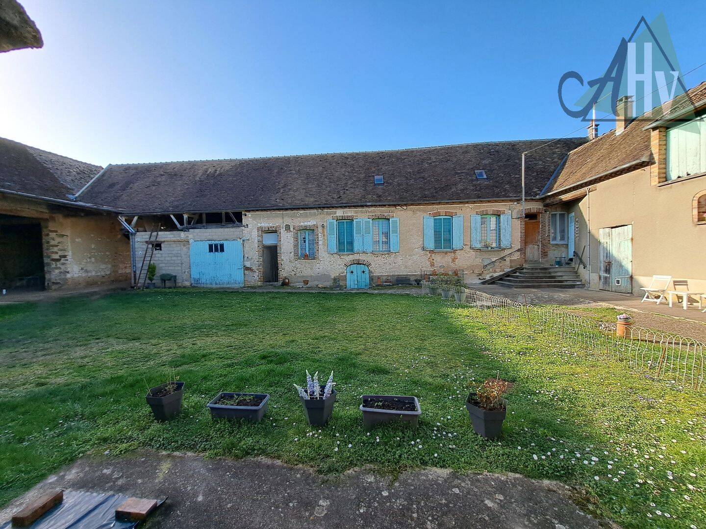 Maison 4 pièces 90 m² · à Vinneuf · 90 m² · 300 000 €