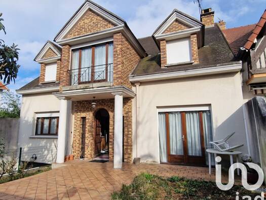 Maison à vendre 805 000 € 7 pièces 6 chambres 189,7 m² 440 m² de terrain Bords de Marne Créteil 94000