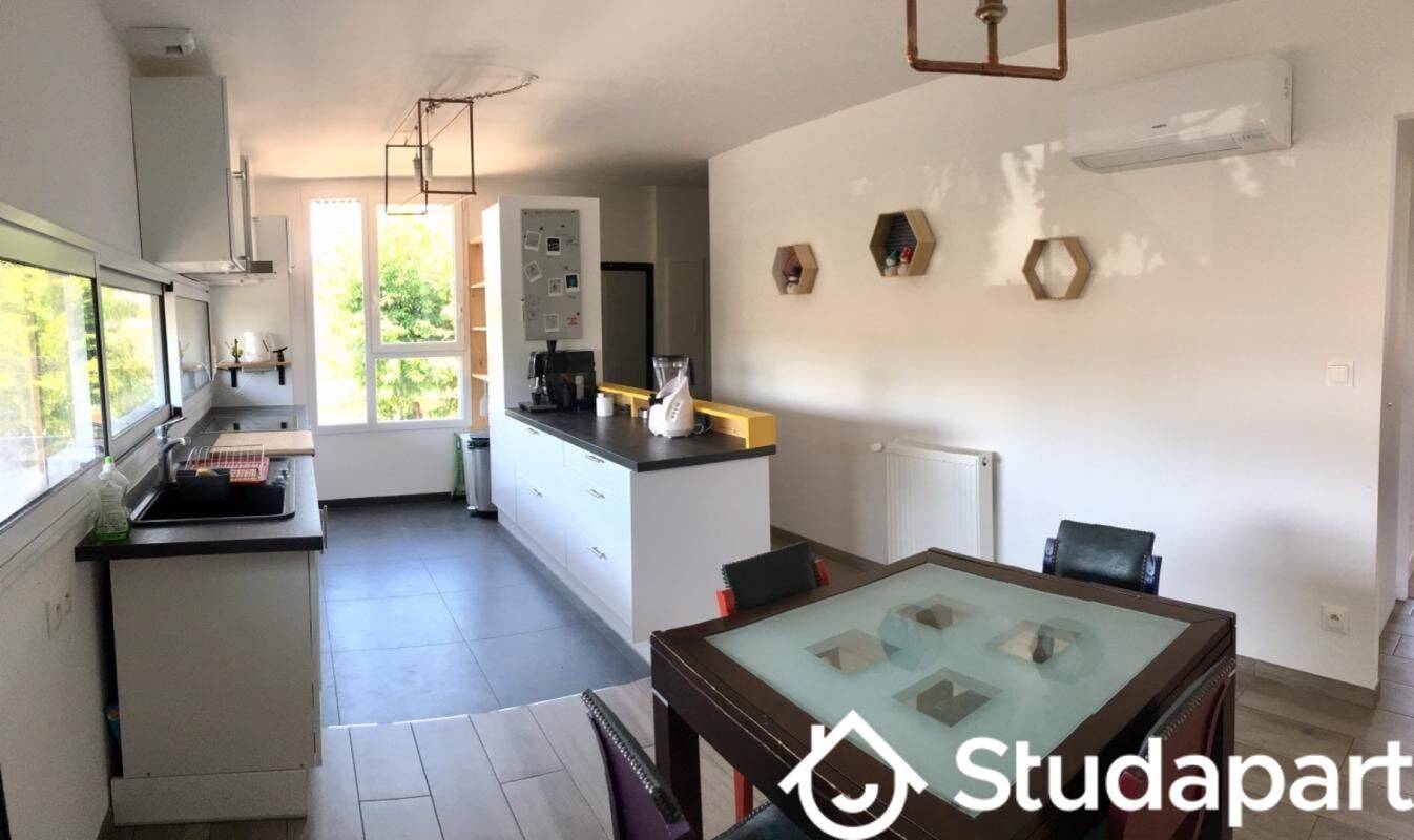 1 pièce 11 m² · à Pessac · 11 m² · 560 €