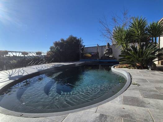 Villa à vendre 720 000 € 11 pièces 7 chambres 208 m² Castors-Bedoule Septèmes-les-Vallons 13240