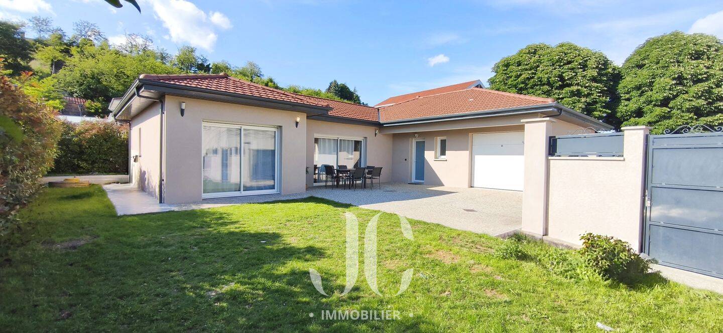 Maison 4 pièces 126 m² · à Beaurepaire · 125,6 m² · 275 000 €