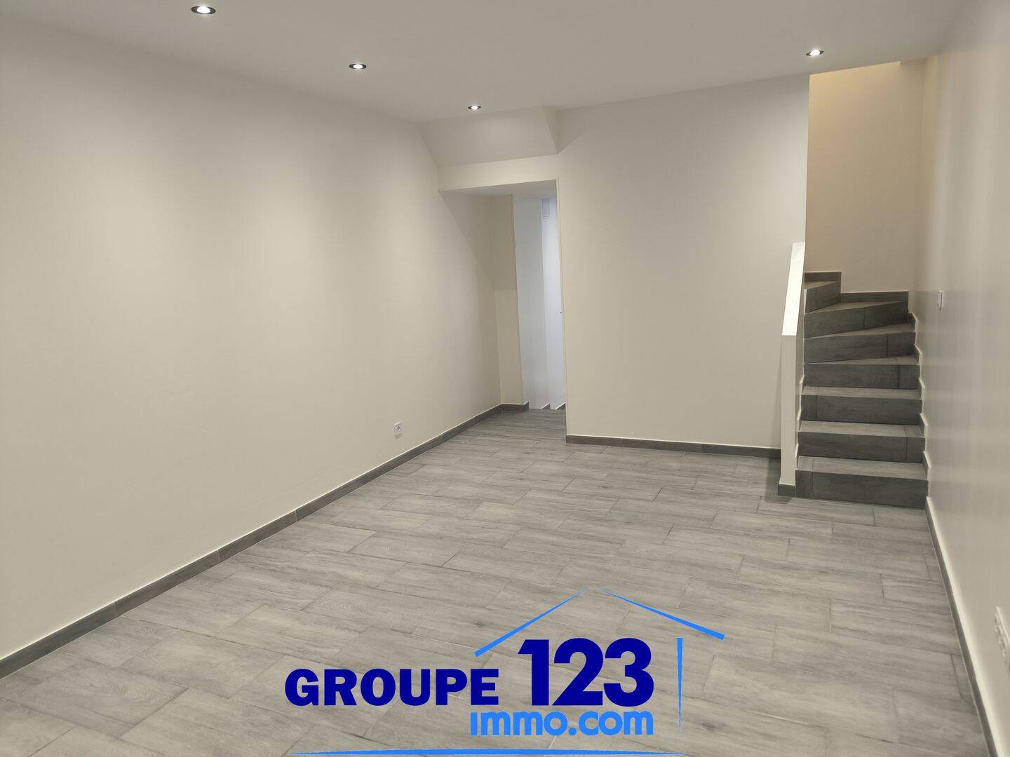 Appartement 3 pièces 56 m² · à Laroche-Saint-Cydroine · 55,5 m² · 650 €