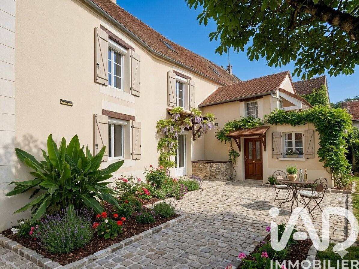 Maison 9 pièces 210 m² · à Villiers-sur-Morin · 210 m² · 470 000 €