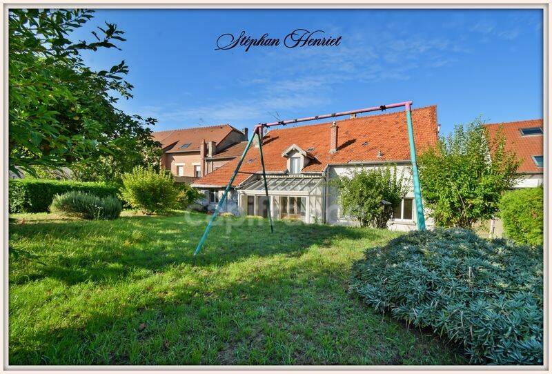 Maison 8 pièces 270 m² · à Monthois · 270 m² · 99 000 €