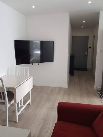 Appartement à louer 495 € 5 pièces 4 chambres 77 m² Le Preche Bègles 33130