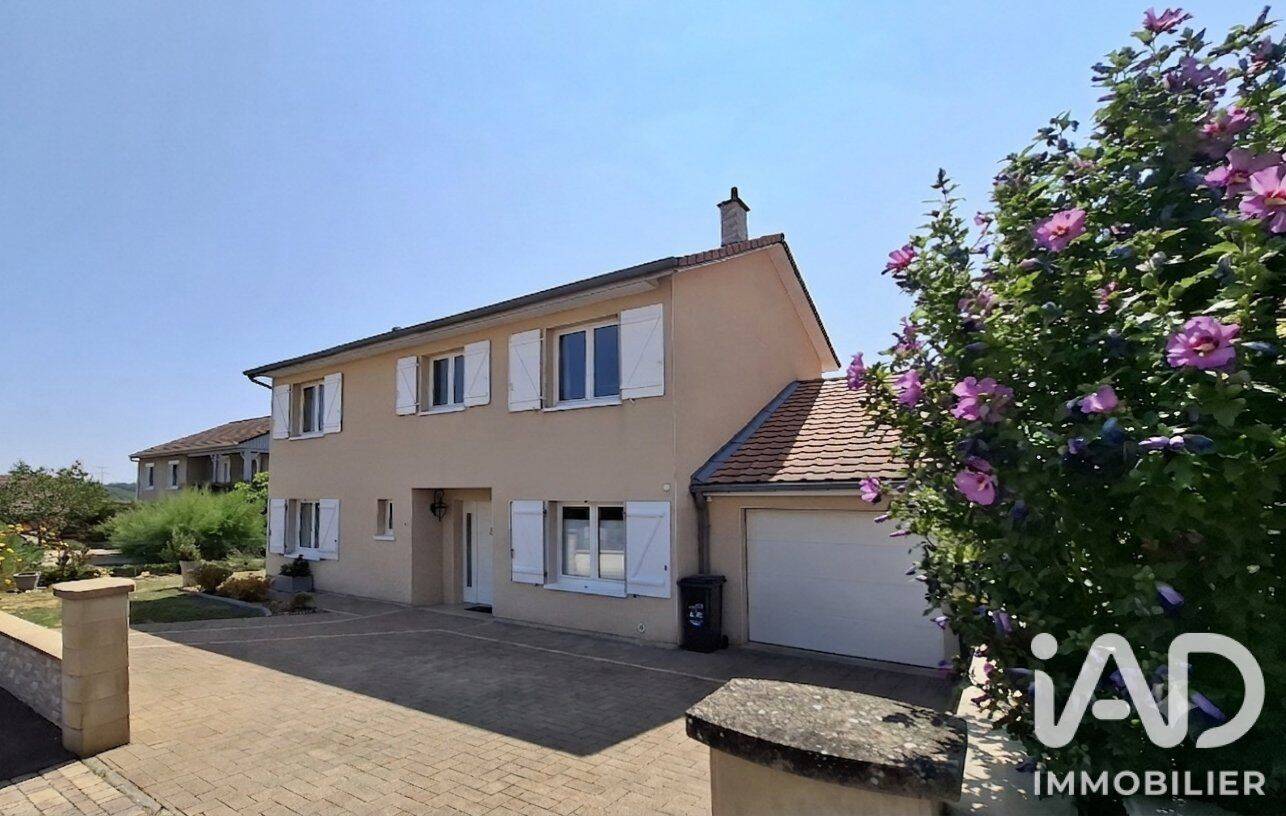 Maison 7 pièces 154 m² · à Saint-Privat-la-Montagne · 154 m² · 345 000 €