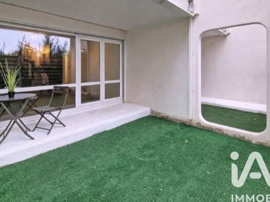 Appartement à vendre 232 000 € 2 pièces 1 chambre 57 m² RDC Varenne-Centre-Rive Charmante Noisy-le-Grand 93160