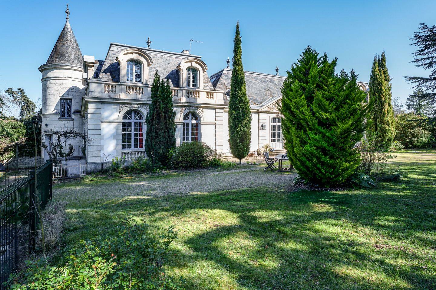 Maison 10 pièces 392 m² · à Saint-Avertin · 392 m² · 1 460 000 €