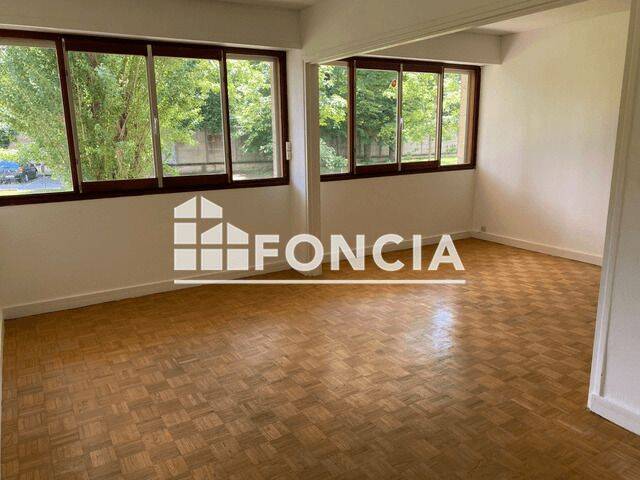 Appartement 3 pièces 73 m² · à Orléans · 72,8 m² · 839 €